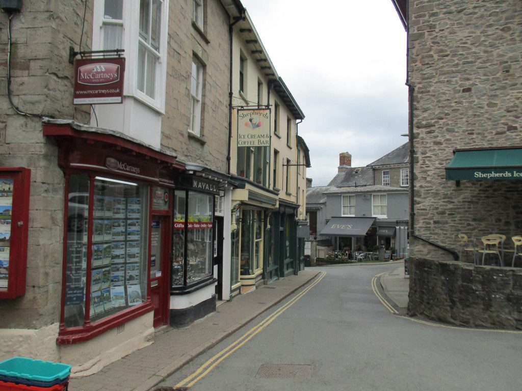 Hay-on-Wye, quiet street